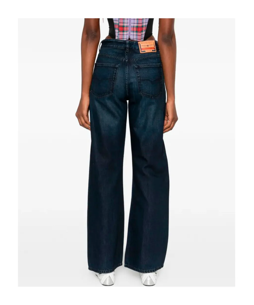 Button Jeans