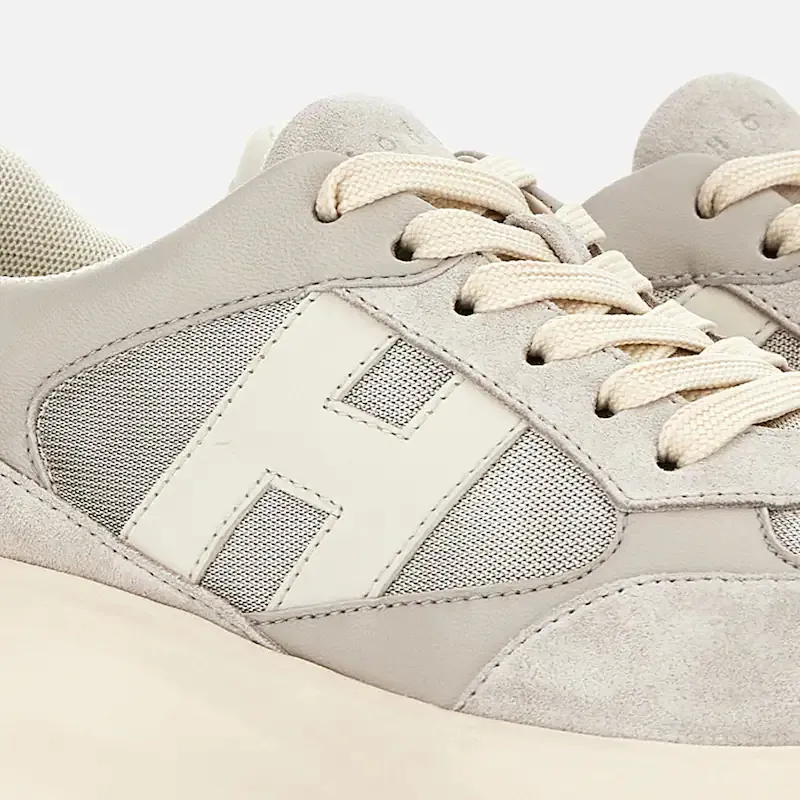 H696 Lace-Up Fastening Sneakers