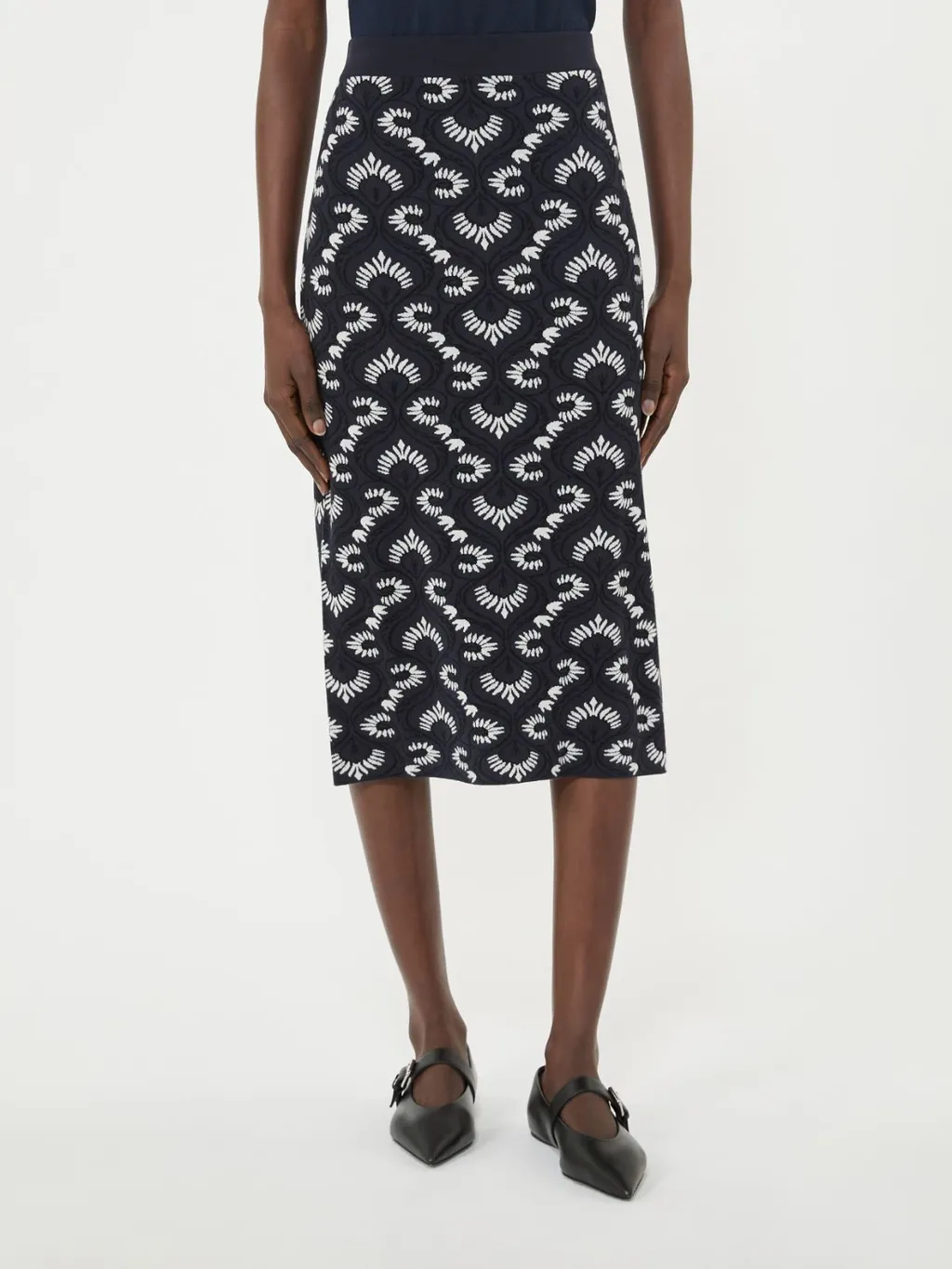 Bakuo Adhesive Midi Skirt