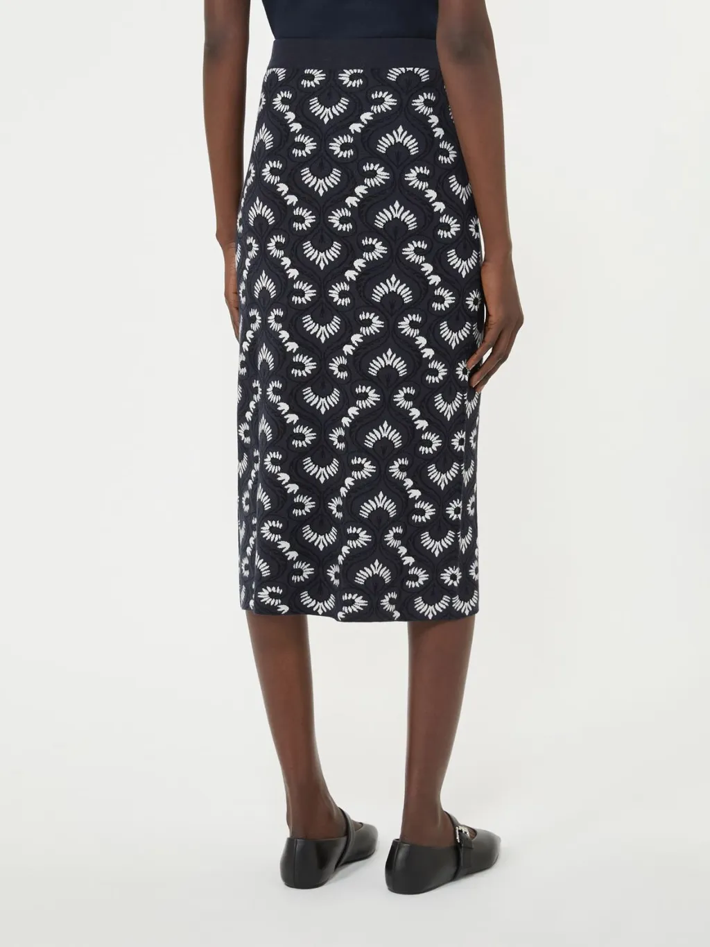 Bakuo Adhesive Midi Skirt