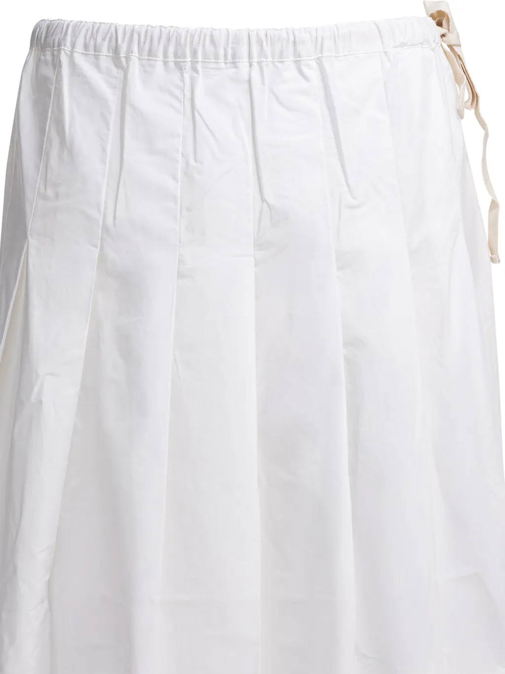 A Pleated Half-Length Skirt