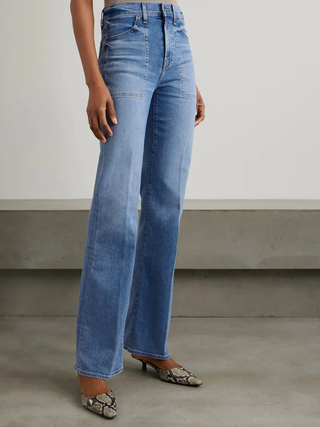 High-Waisted Jeans