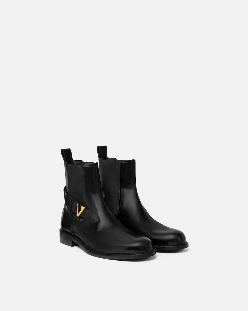 Versace V-Plaque Chelsea Boots