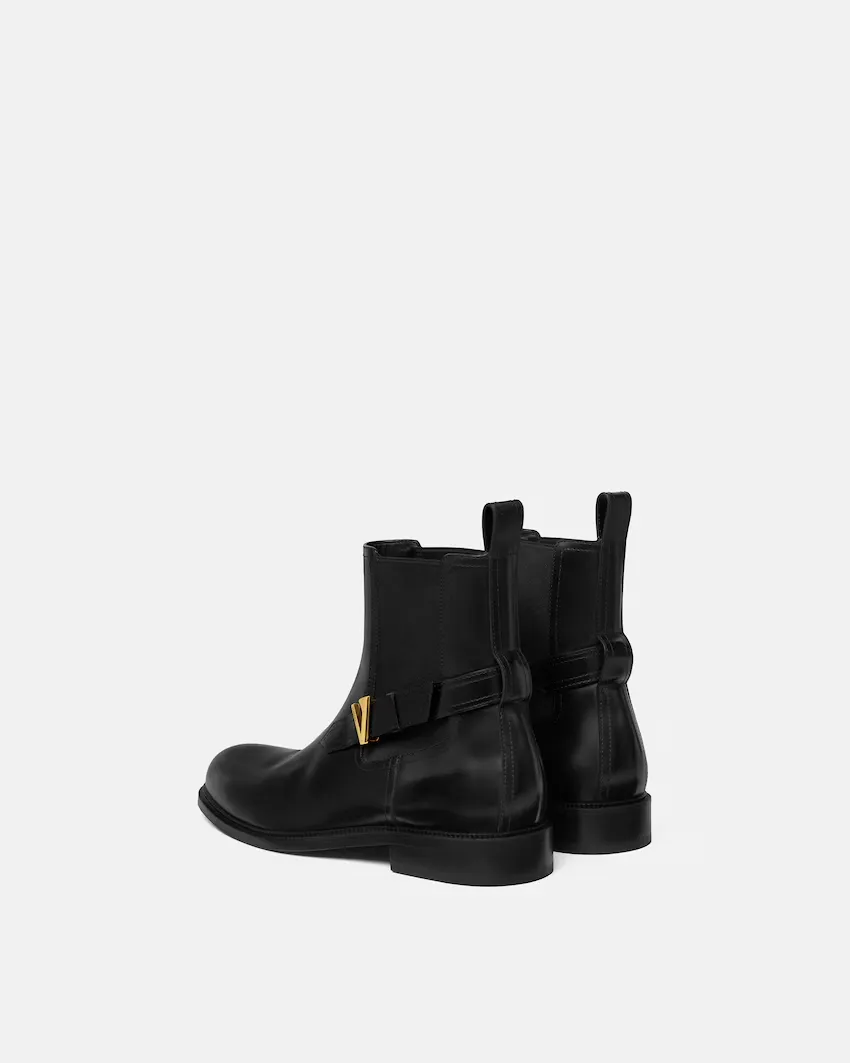 Versace V-Plaque Chelsea Boots