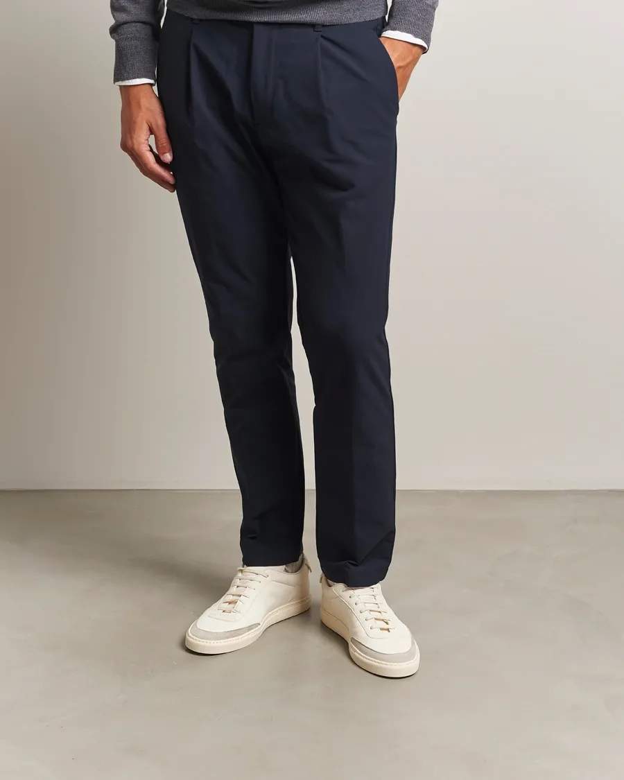 Leather Panelled Low-Tops Sneakers