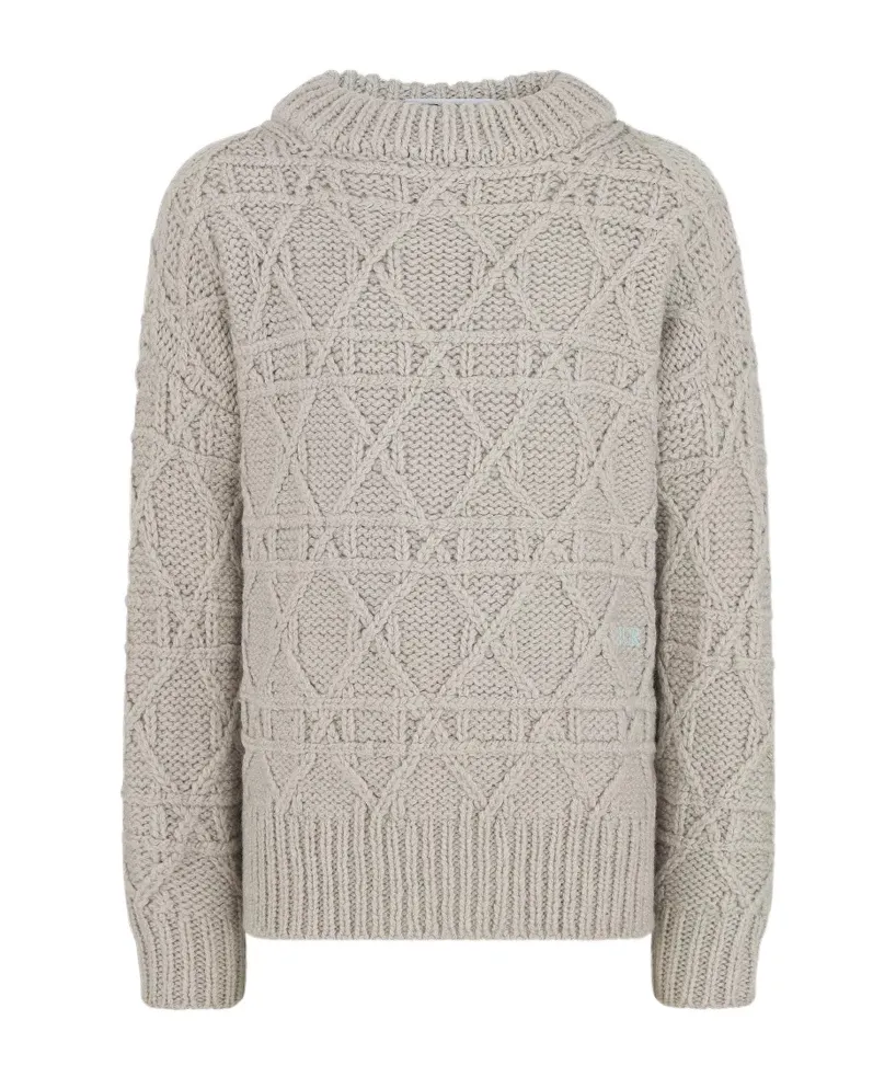 Long-Sleeved Knitwear