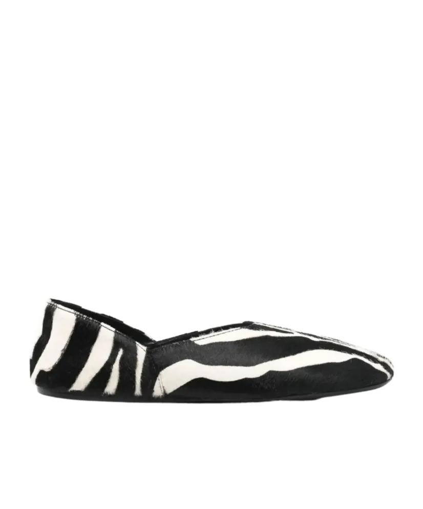 Round-Toed Flat Shoes