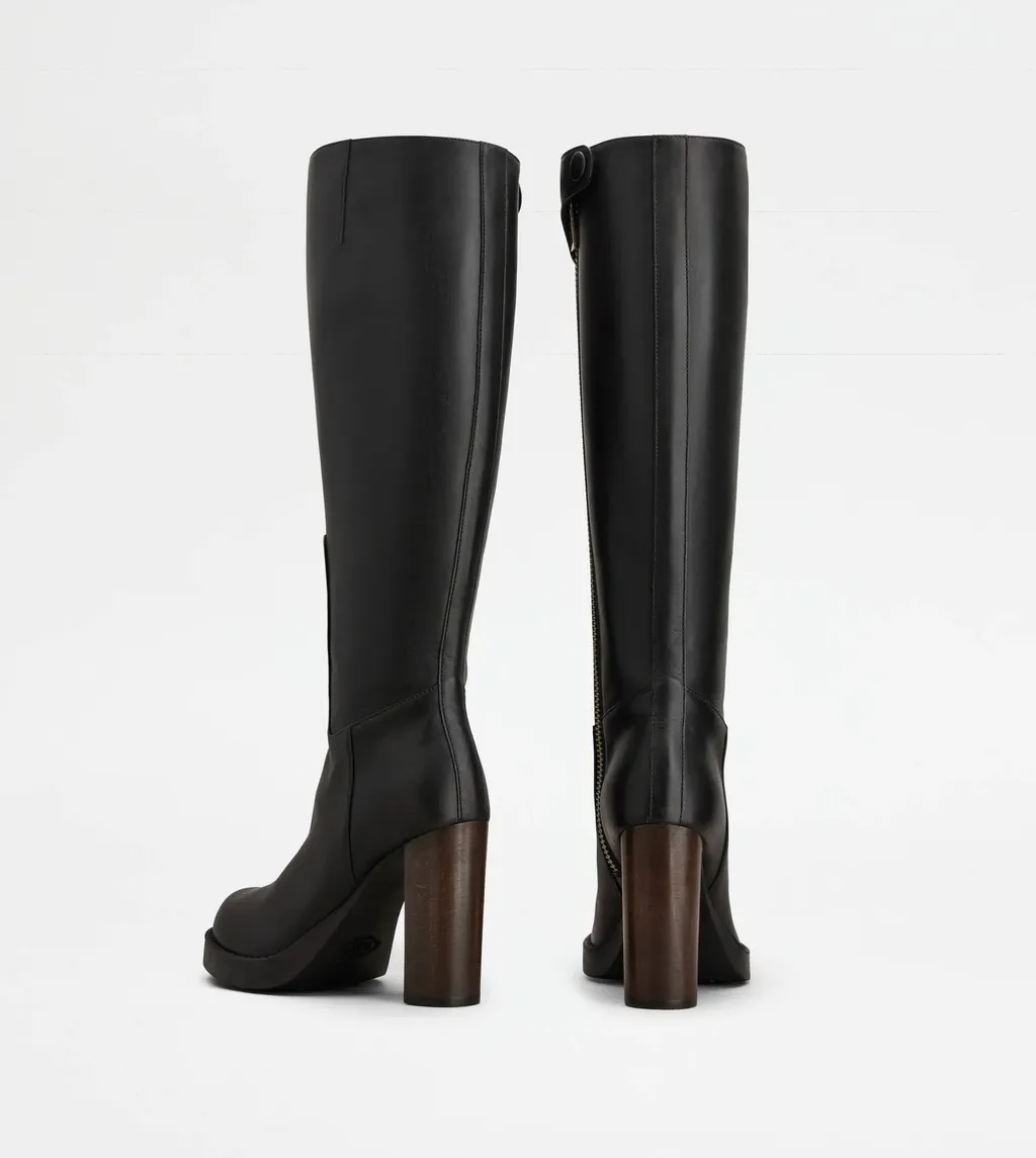 Round-Toe High-Heeled Boots