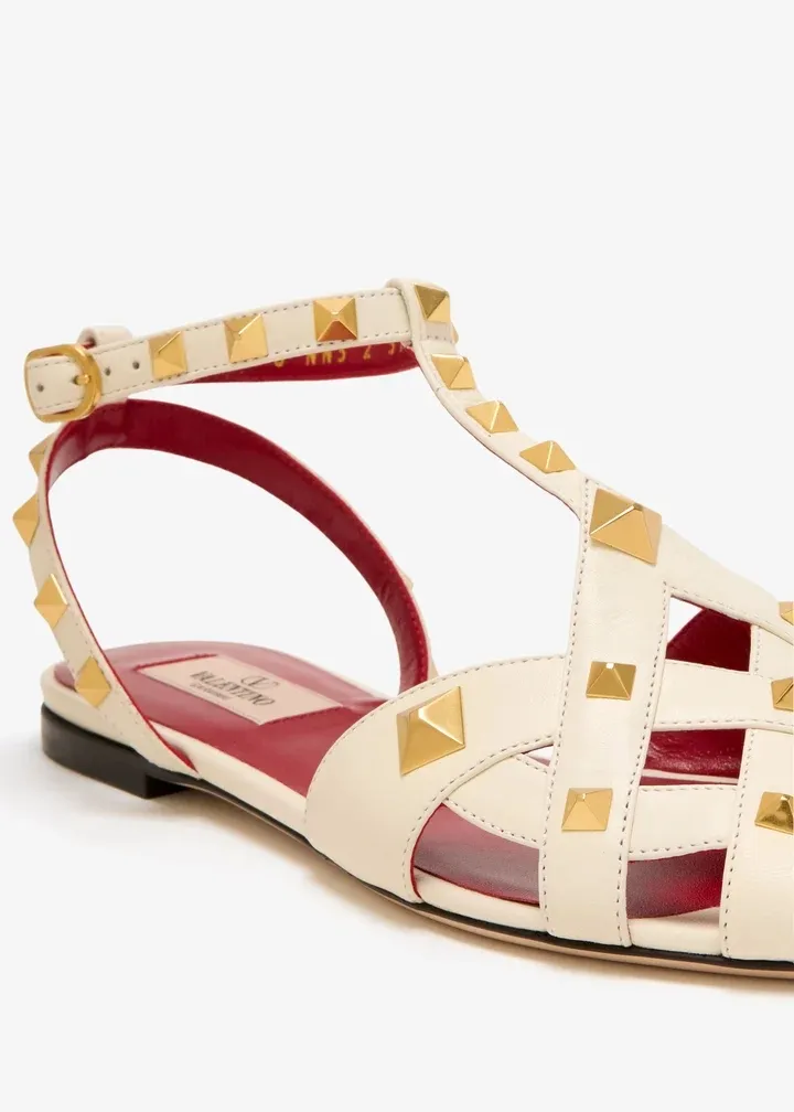 Round-Toed Flat Sandals