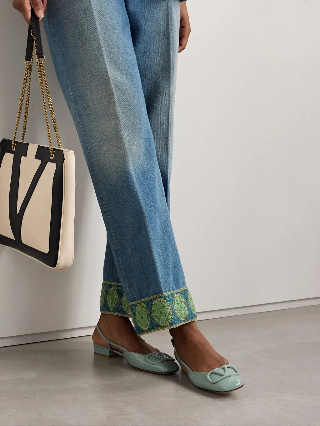 Vlogo Flat Sandals