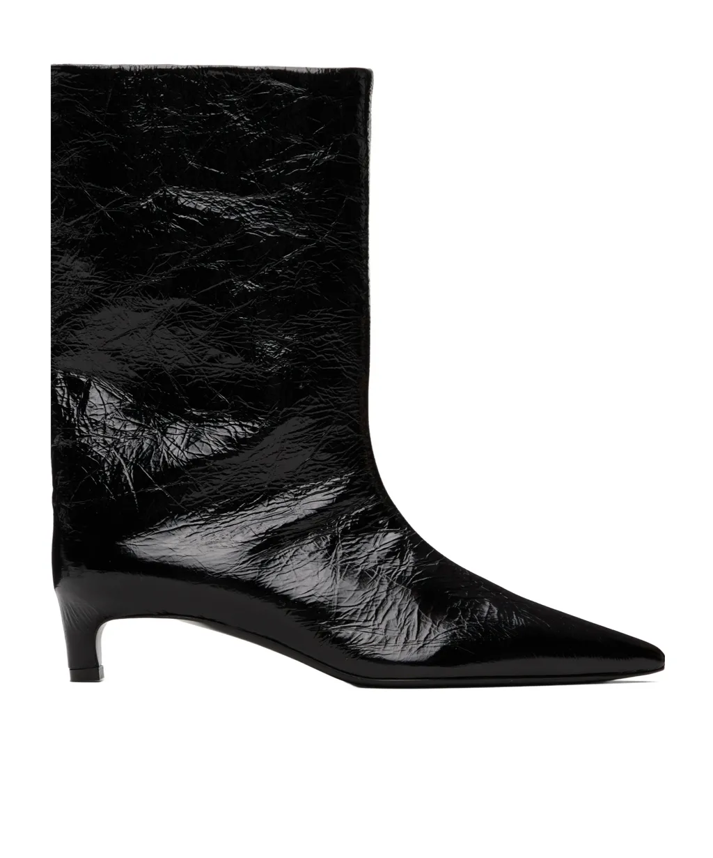 Pointed-Toe Pleated Boots