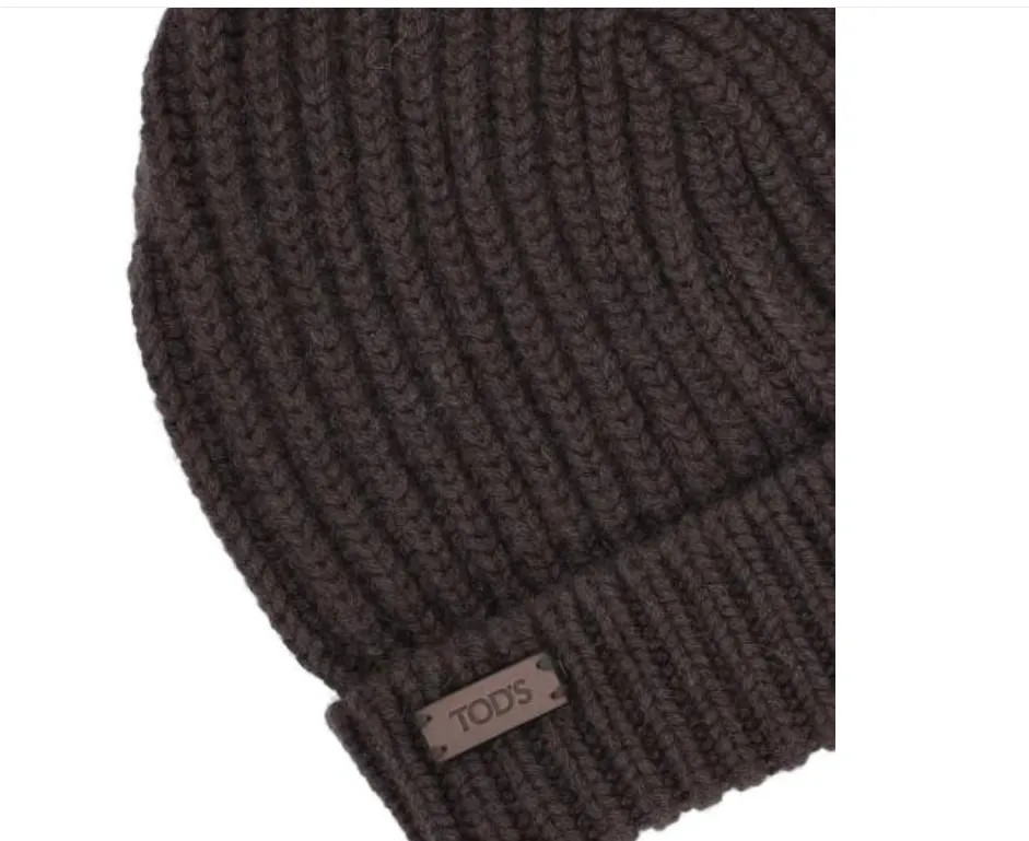Logo-Decorated Knitted Hat