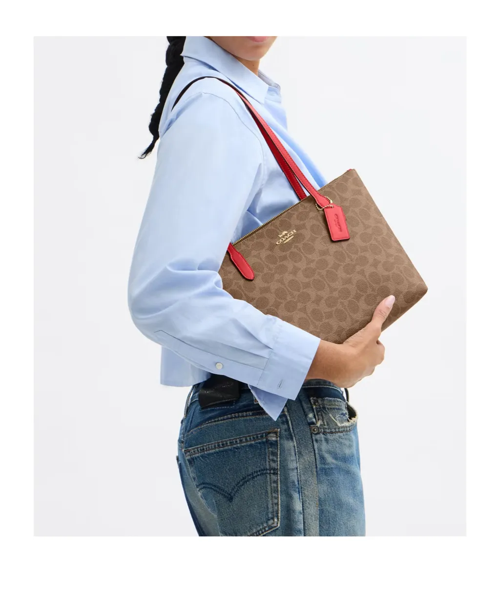 Fiona Classic Signature Zipper Tote Bag
