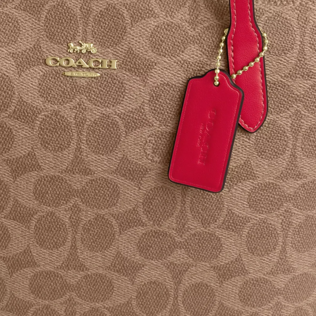 Fiona Classic Signature Zipper Tote Bag