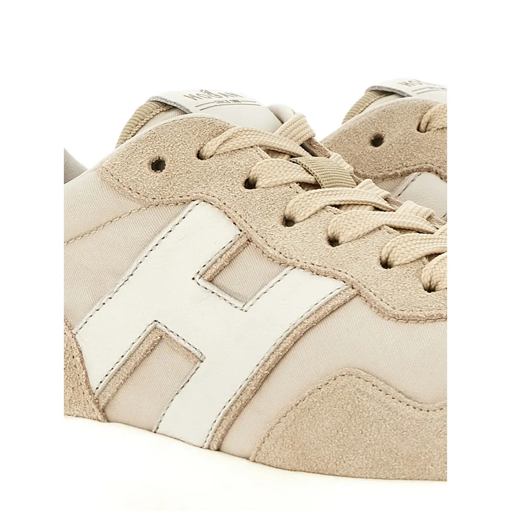 H641 Sneakers