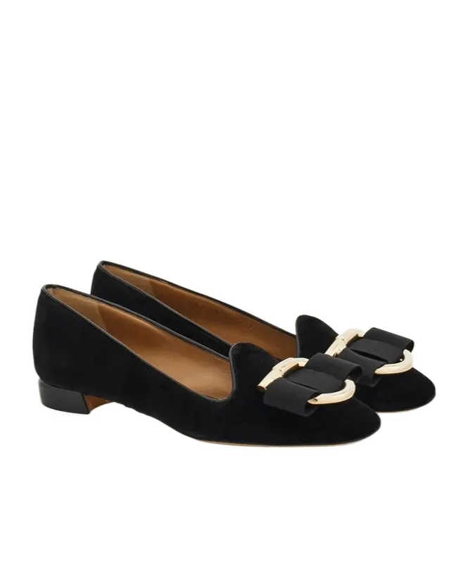 Velvet Pump With Maxi Gancini Detail