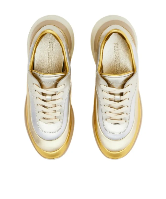Sneaker