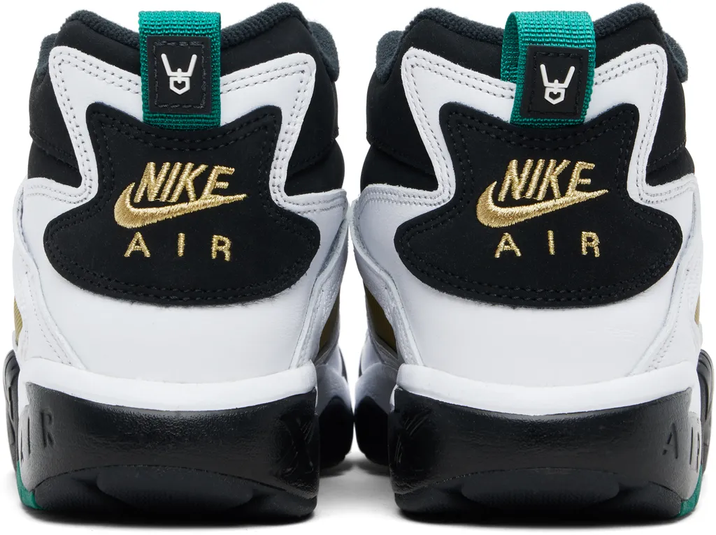 Air Diamond Turf Sneakers