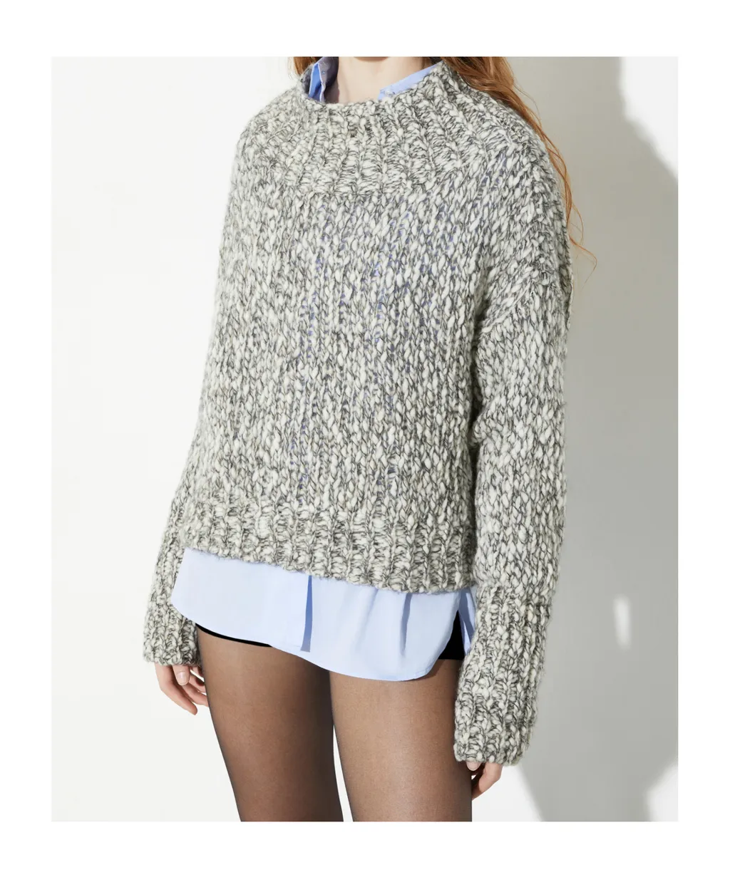 Long-Sleeved Knitwear