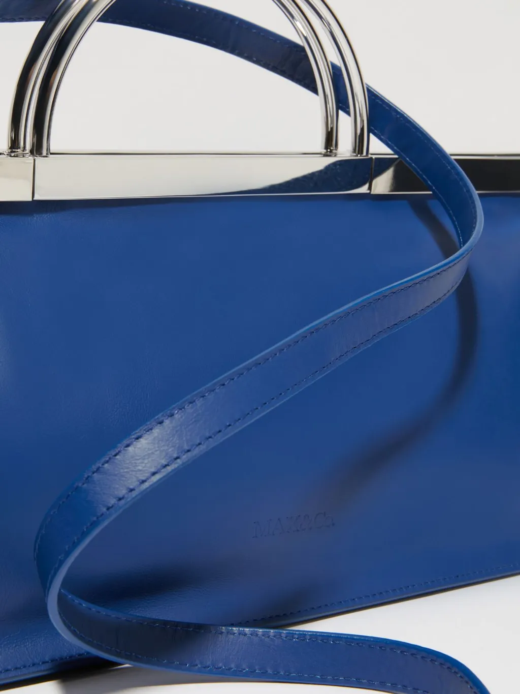 Single-Shoulder Bag With Metal Handle