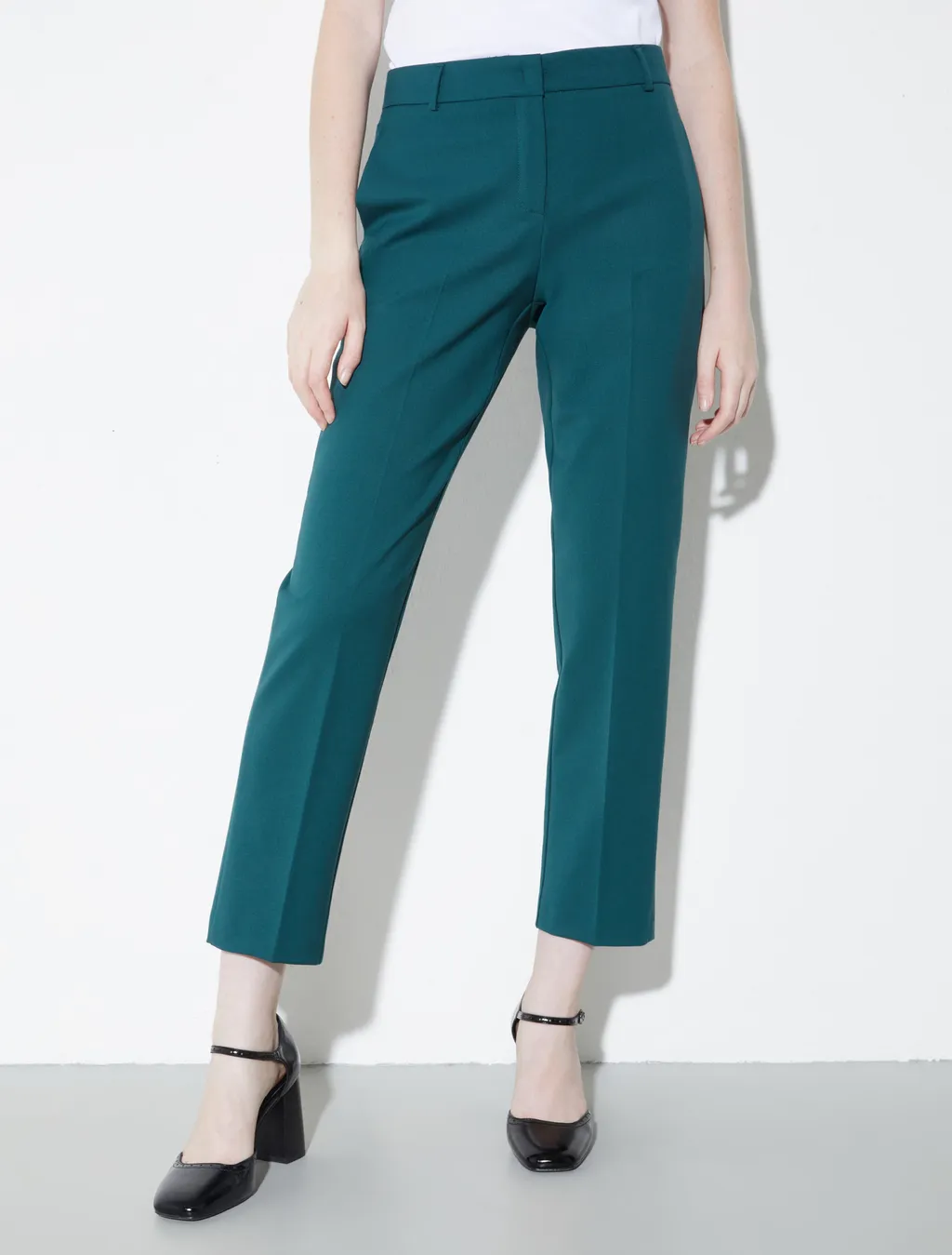 Tapered Leg Casual Pants