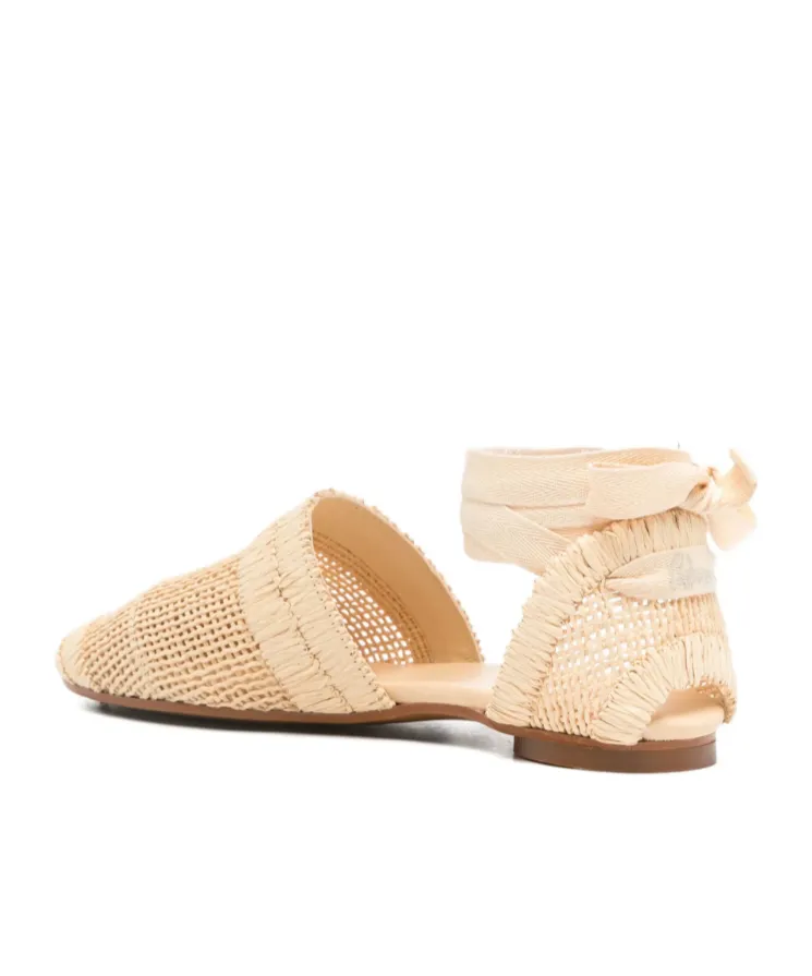 Round-Toed Straw Sandals