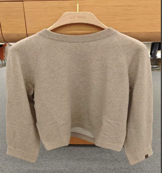Long-Sleeved Knitwear