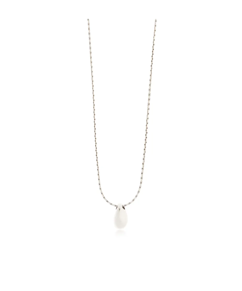 Teardrop-Shaped Pendant Necklace