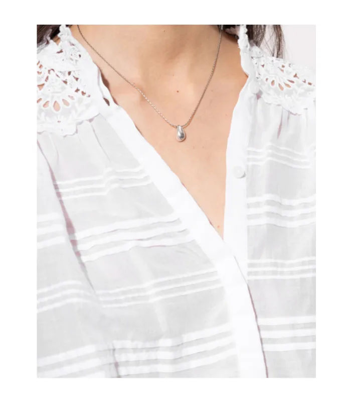 Teardrop-Shaped Pendant Necklace