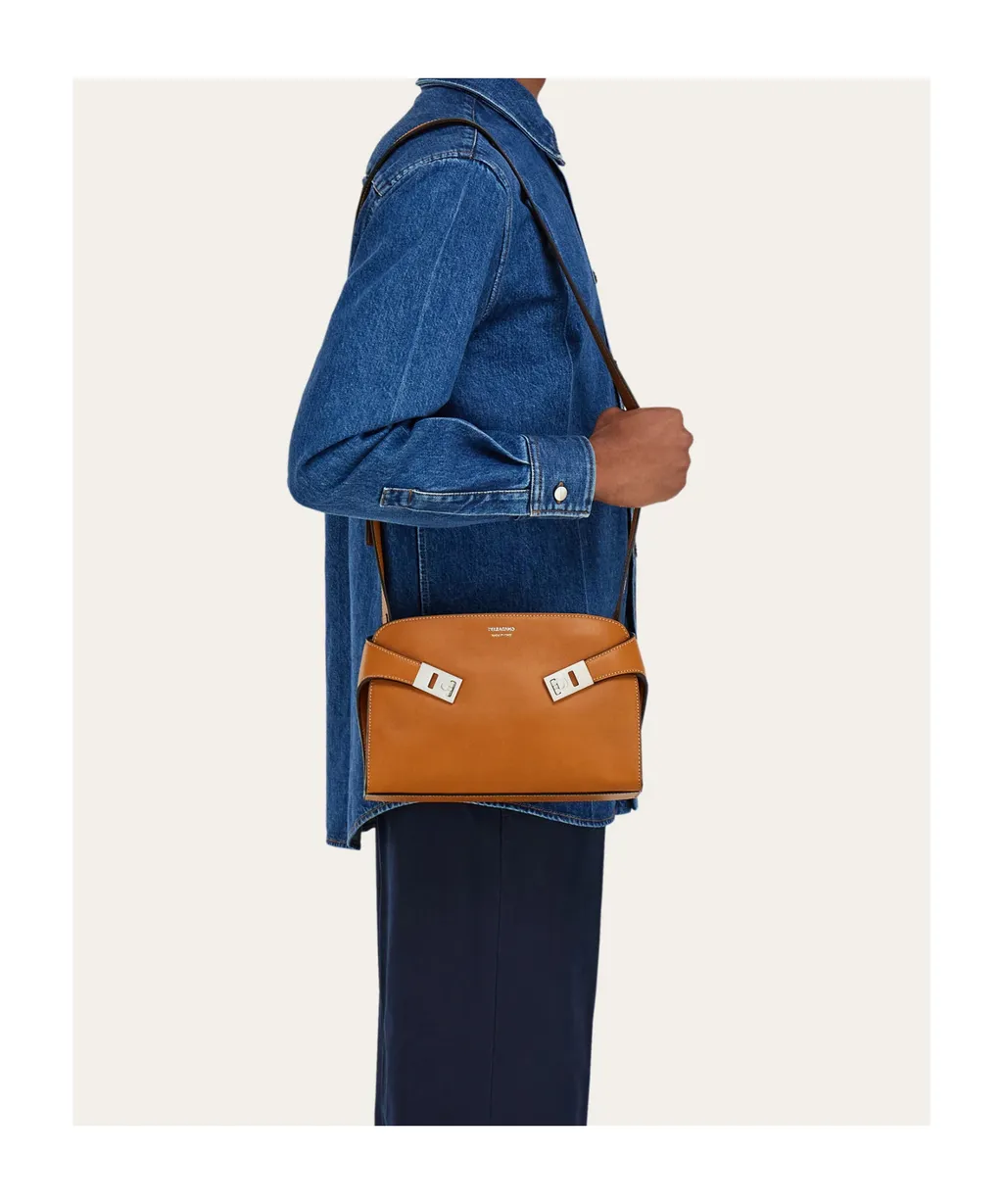 Hug Messenger