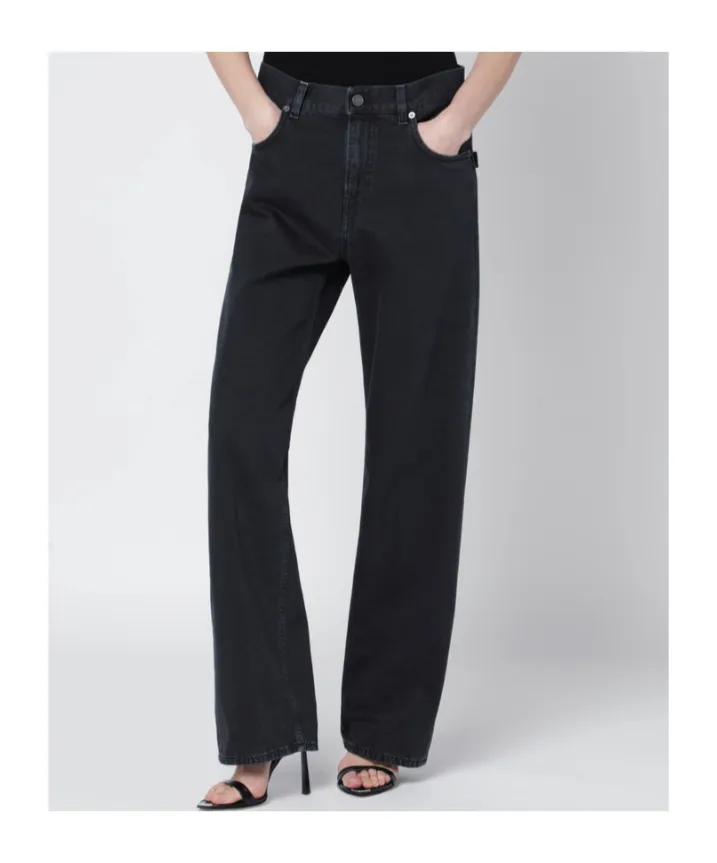 Wide-Leg Jeans