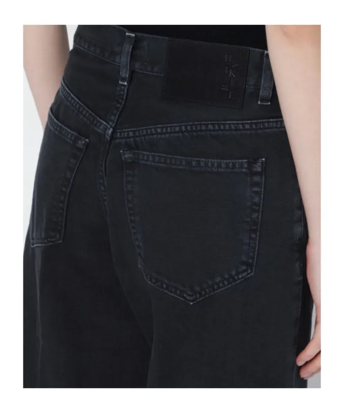 Wide-Leg Jeans