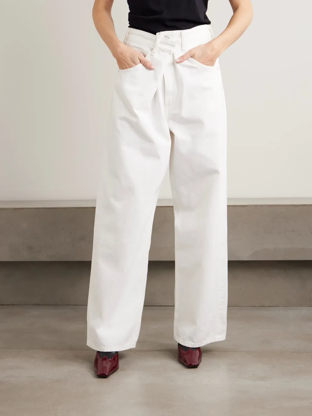 Vana Pleated Wide-Leg Jeans
