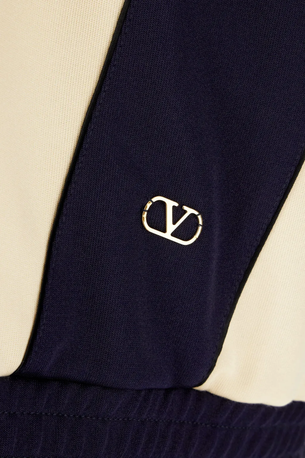 Long-Sleeved Zip-Up Sweatshirt