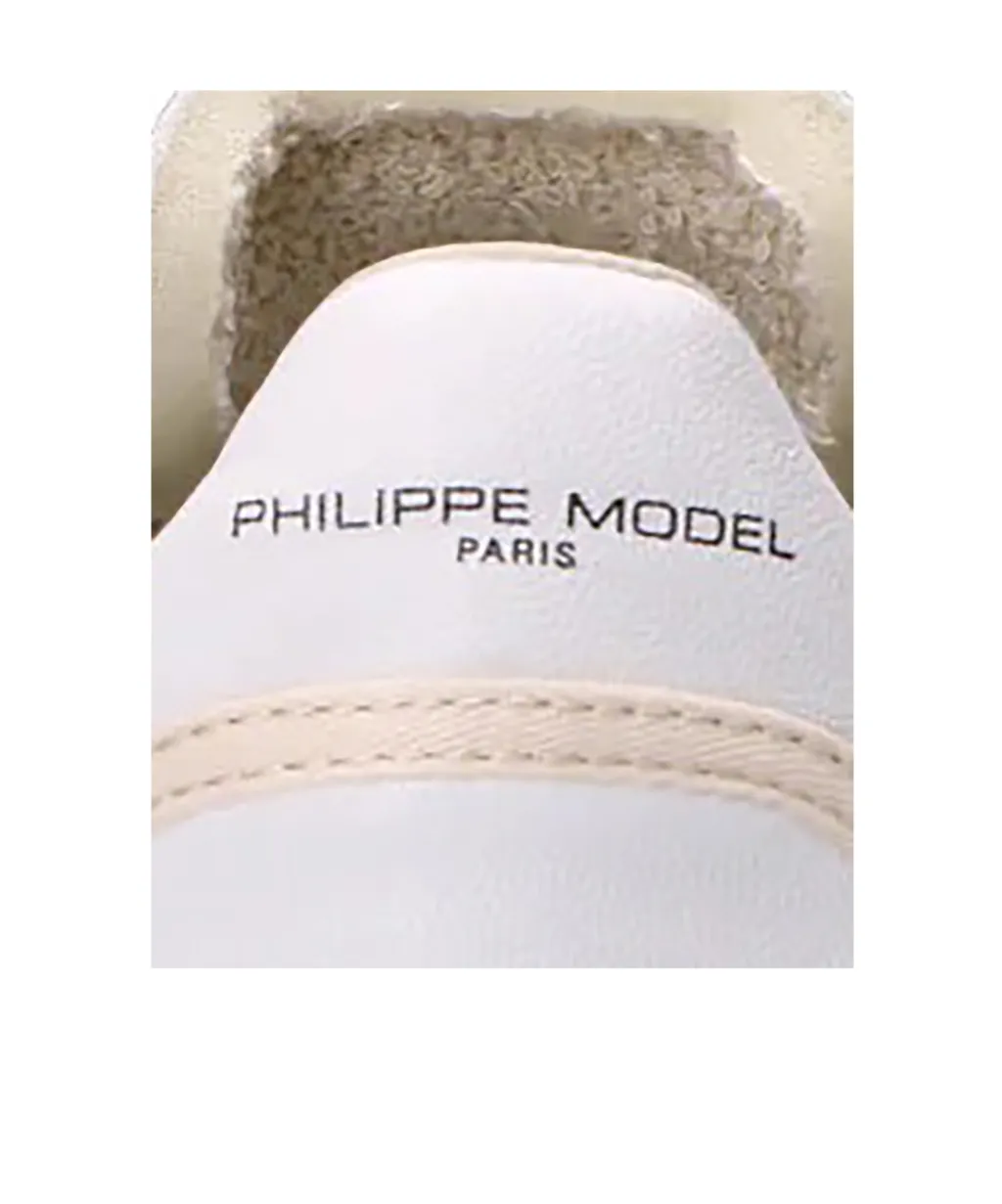 Round-Toe Low-Top Sneakers