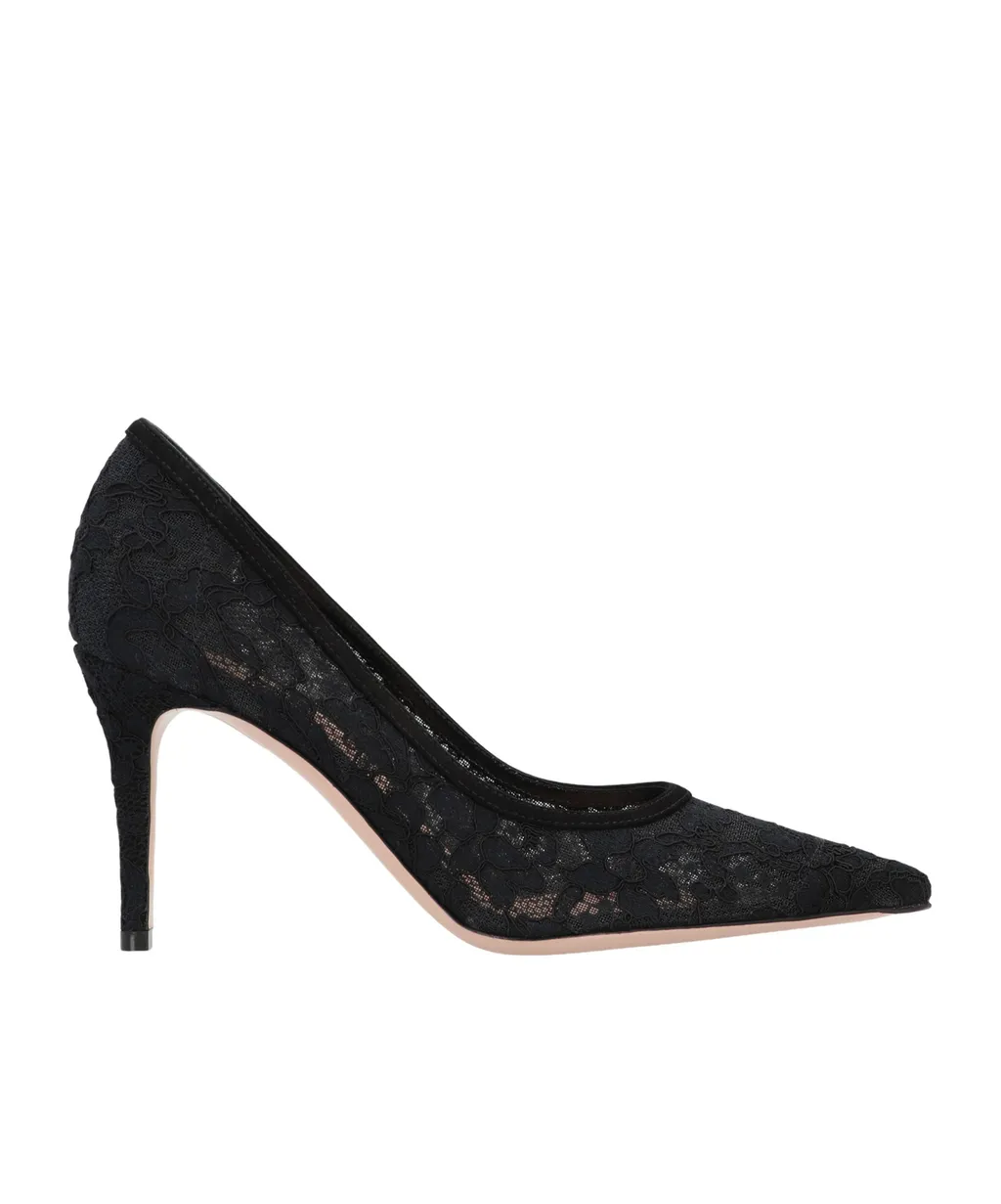 Gianvito Rossi	Claudia Pointed Toe Lace Pumps