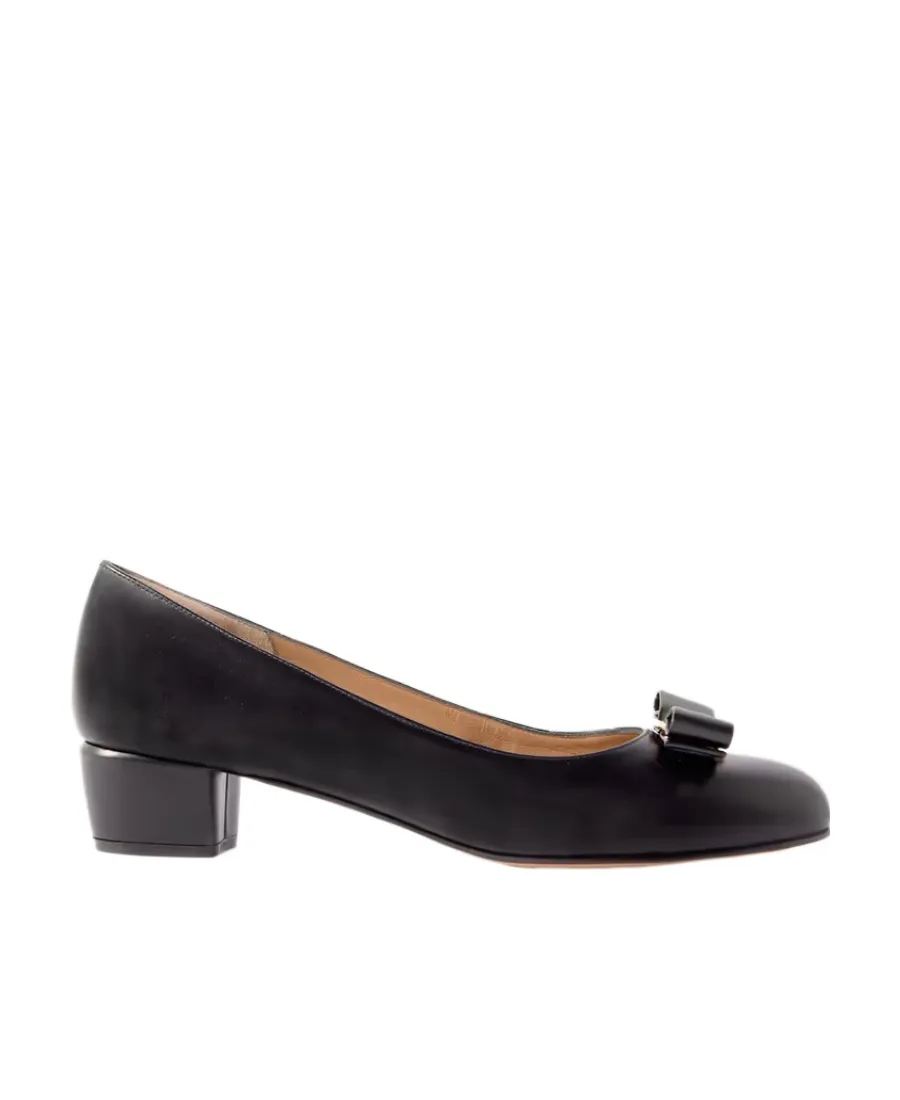Vara Logo Low Heels