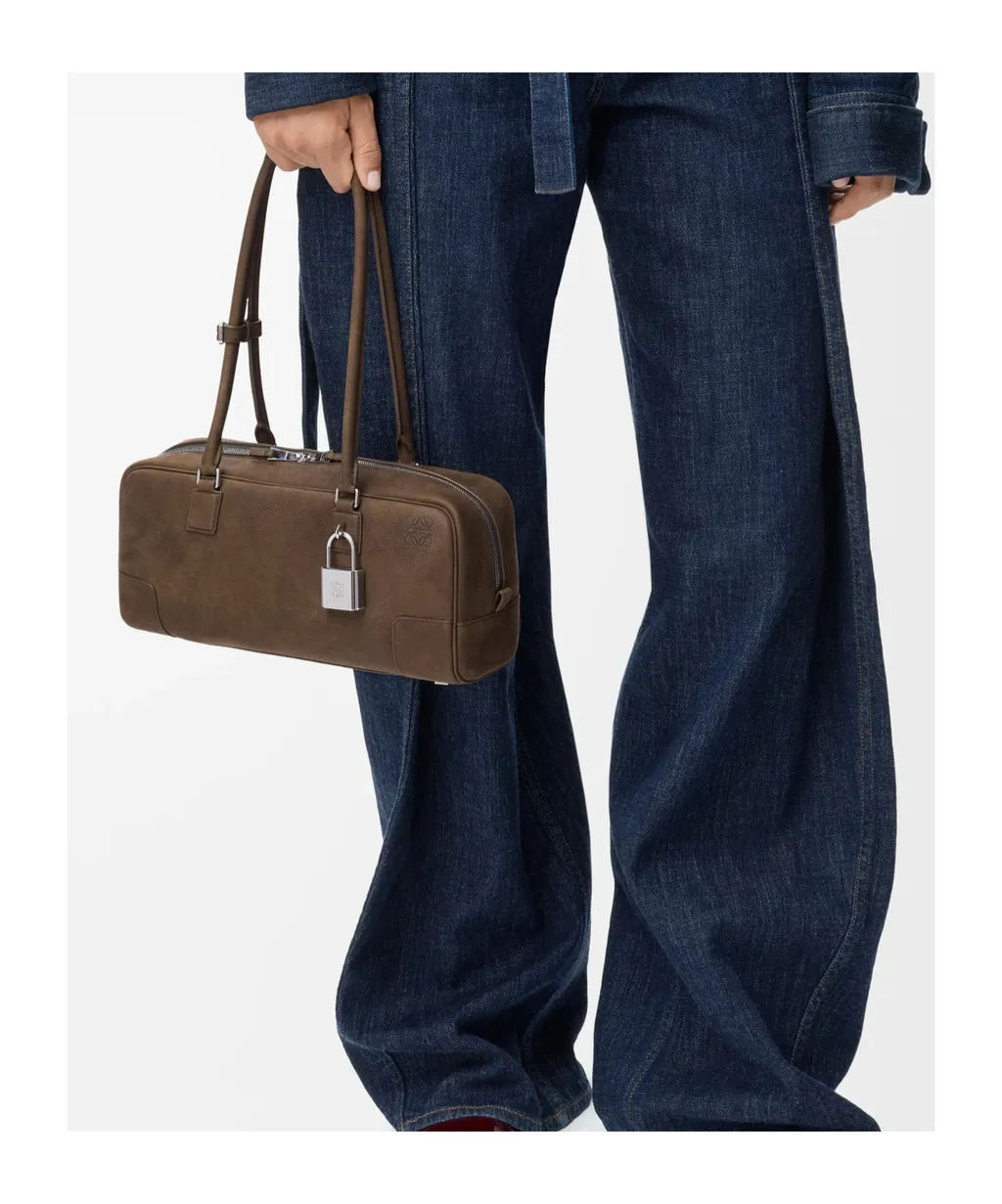 Amazona 31 Cropped Bag In Grained Nubuck