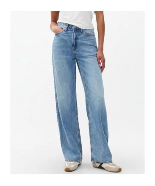 Featherweight Logan Wide-Leg Jean
