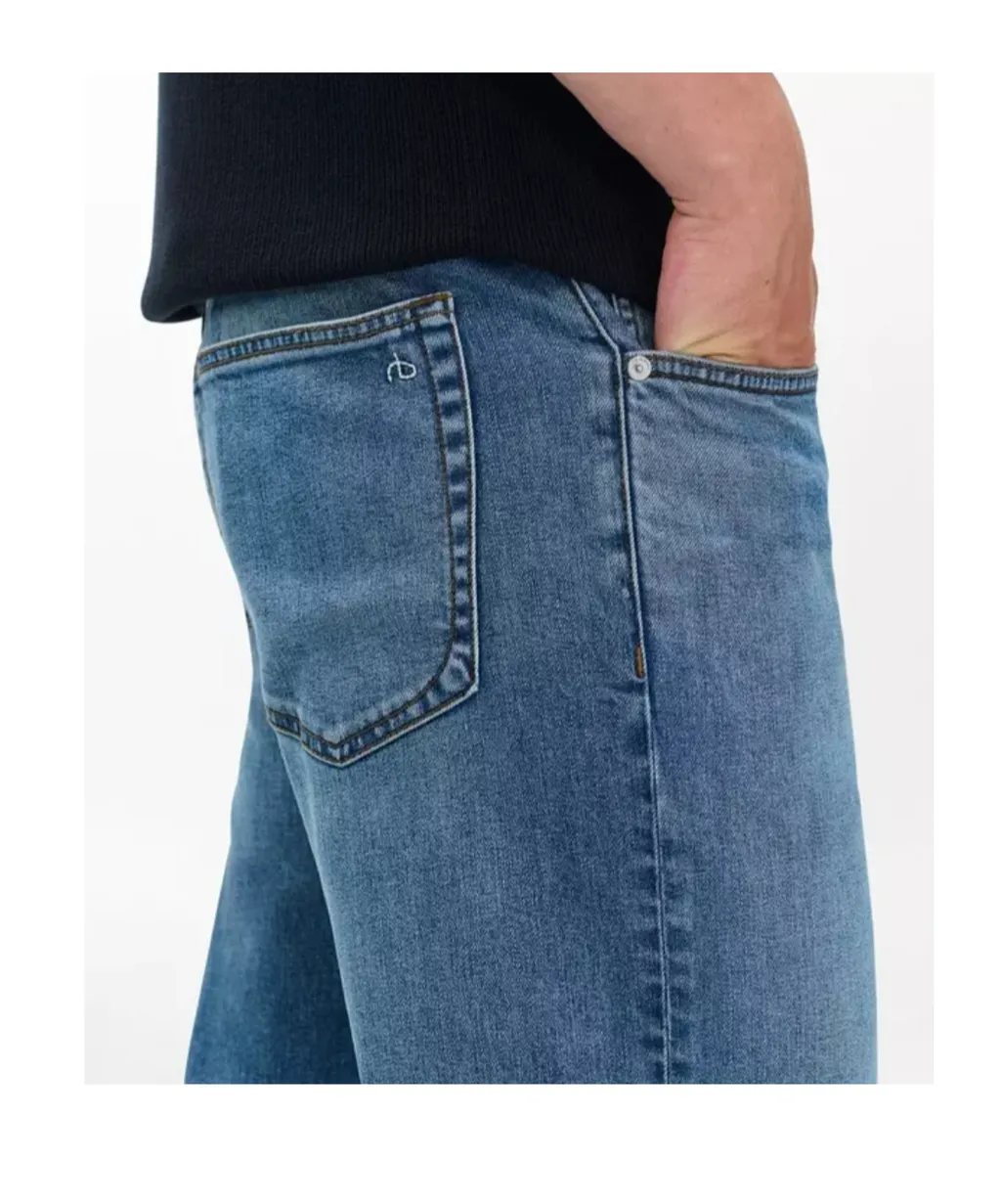 Fit 4 Straight Jeans