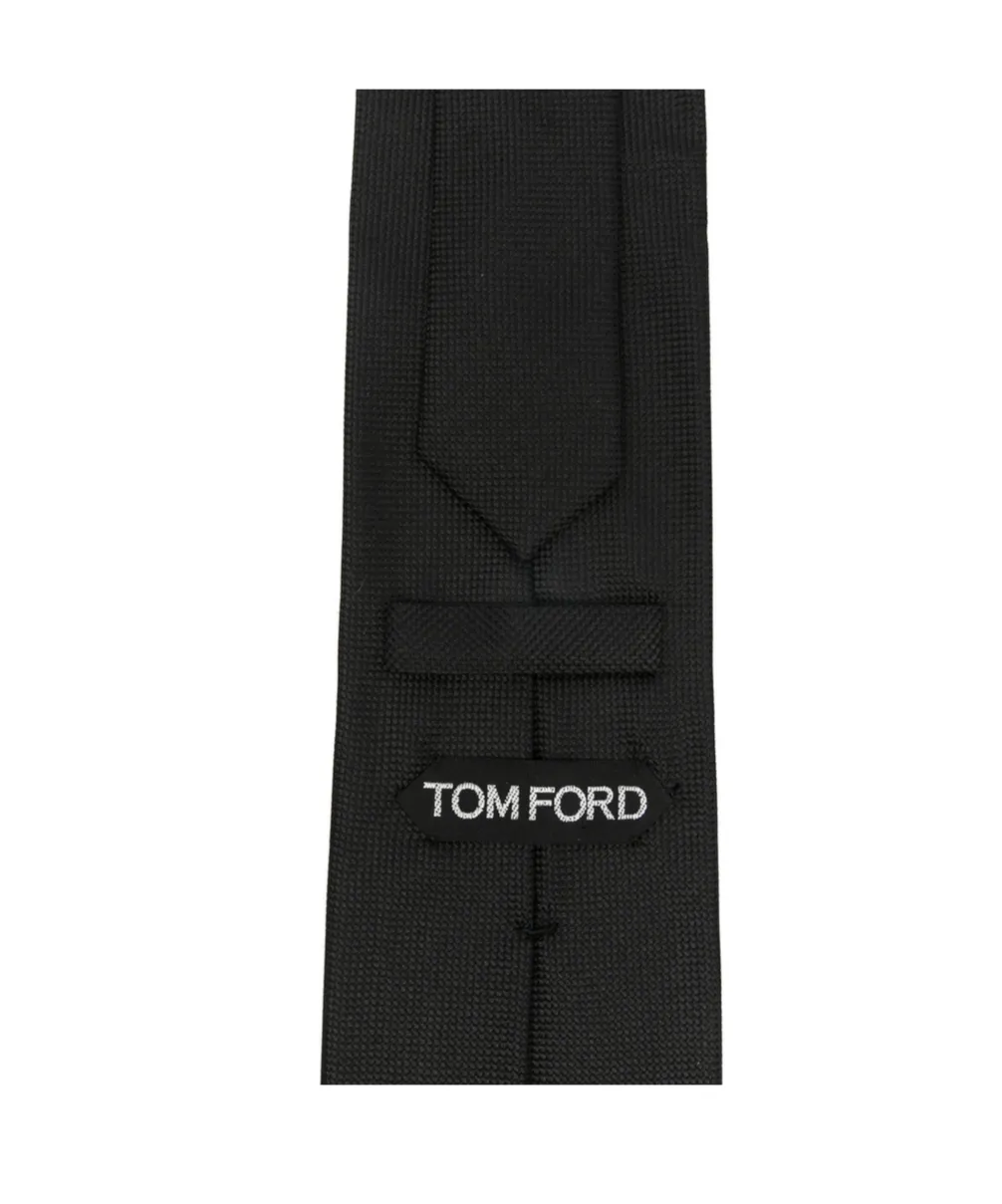 Pointed Tie