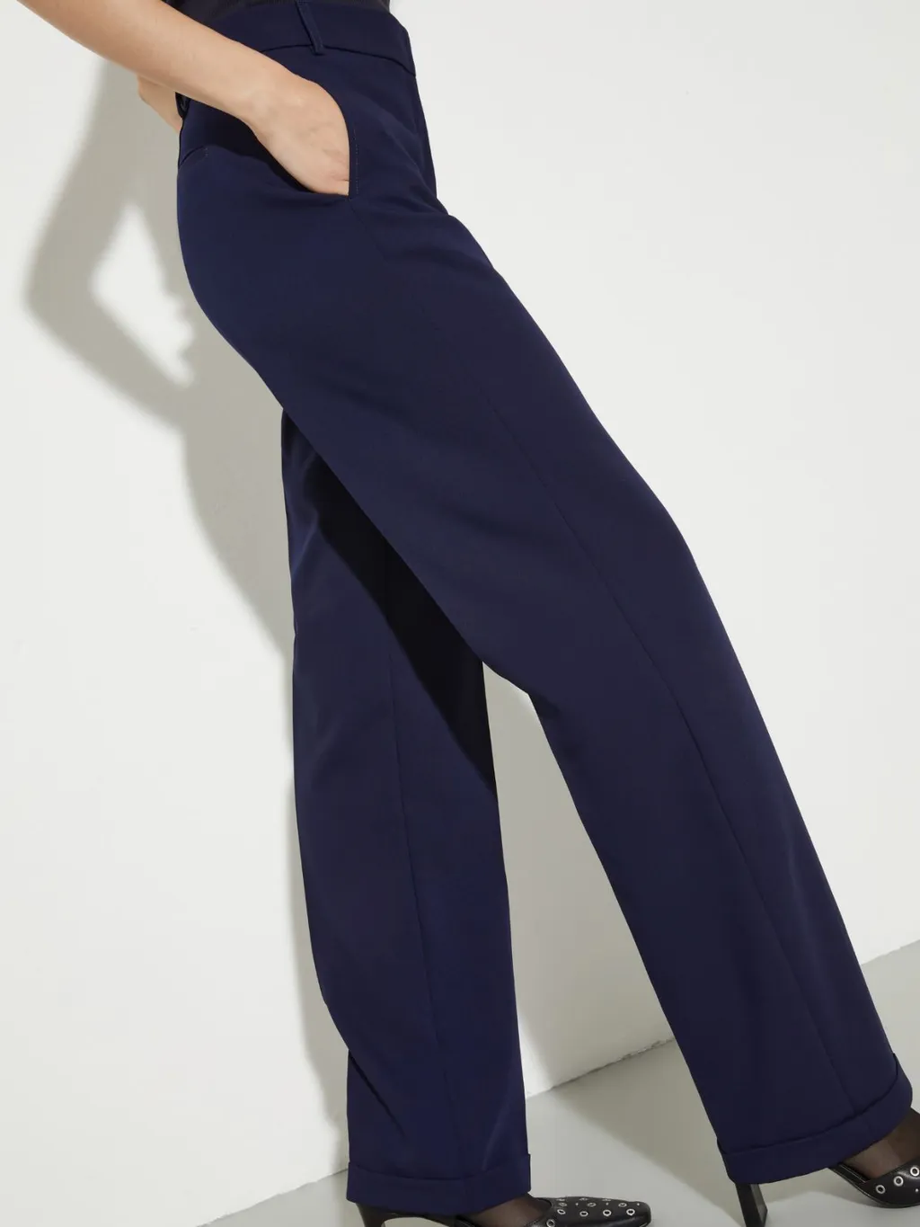 Straight-Leg Stretch Trousers