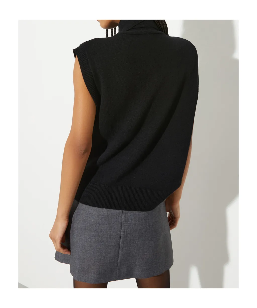 Sleeveless Knitted Vest