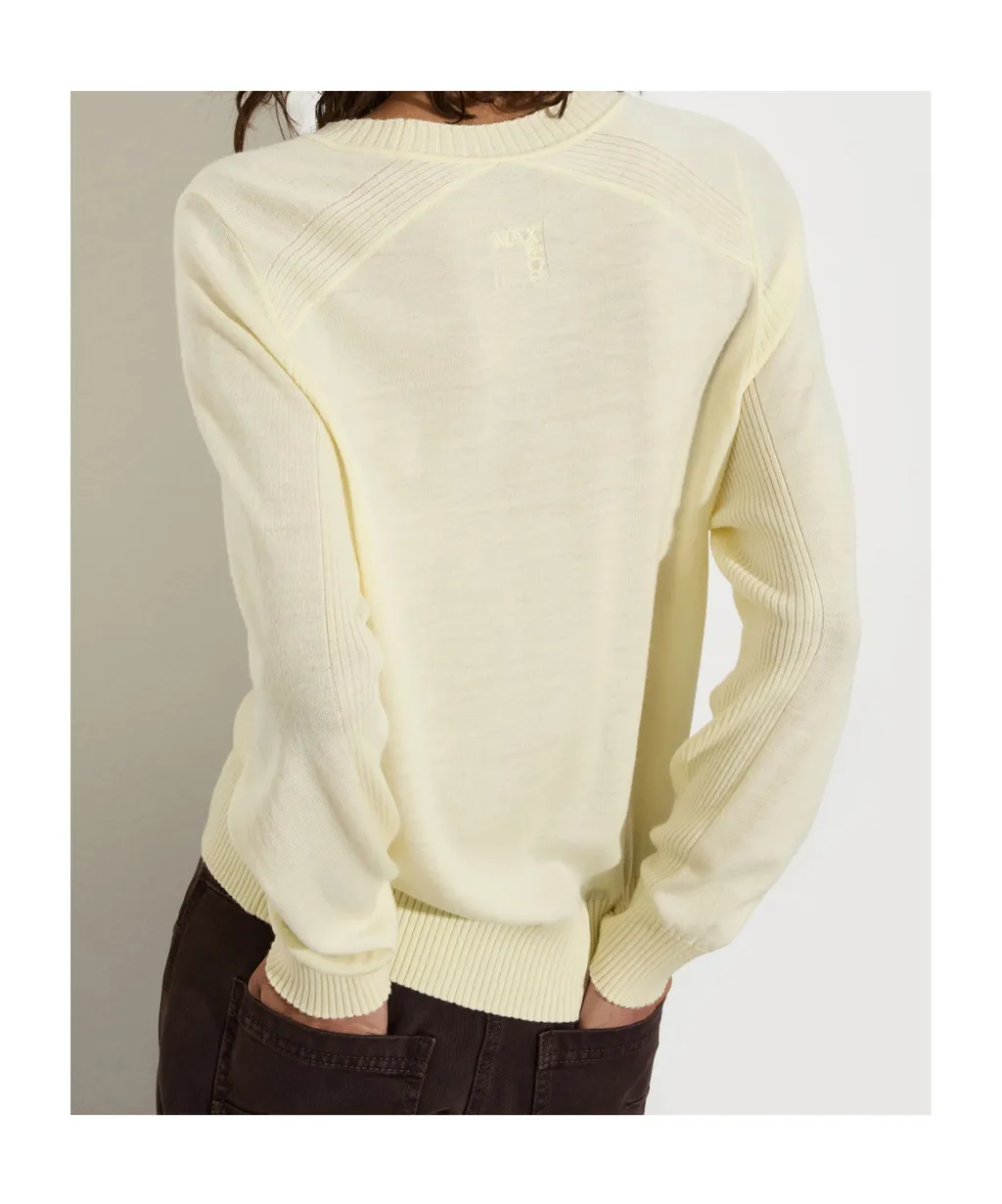 Long-Sleeved Knitwear