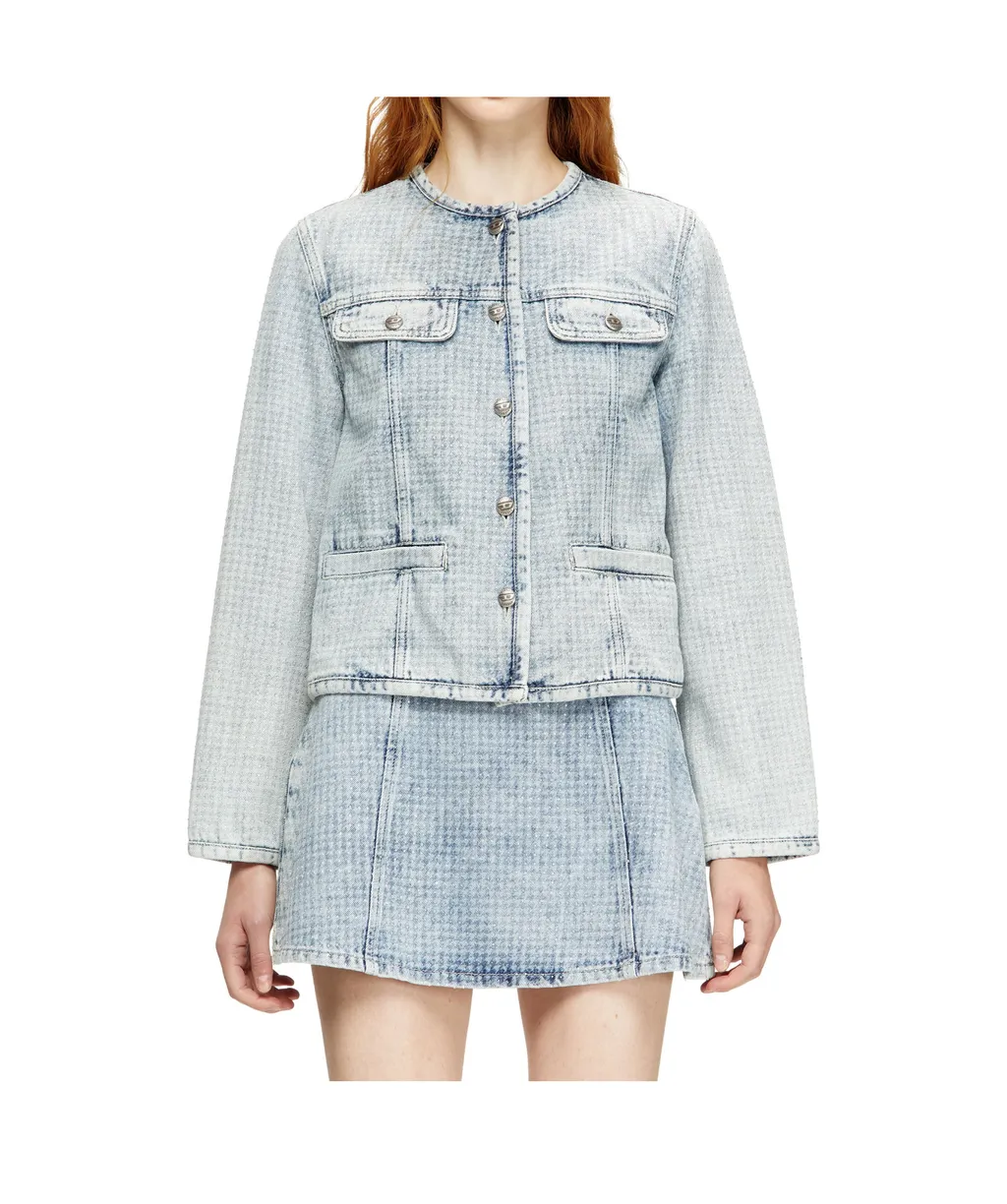 Button-Fastening Denim Jacket