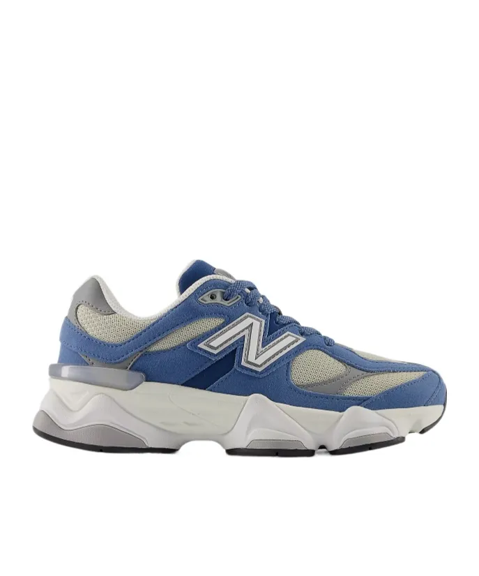 9060 Sneakers