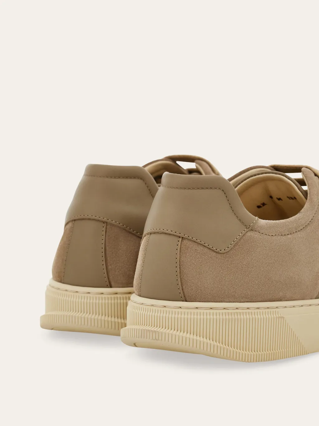 Low Cut Sneaker
