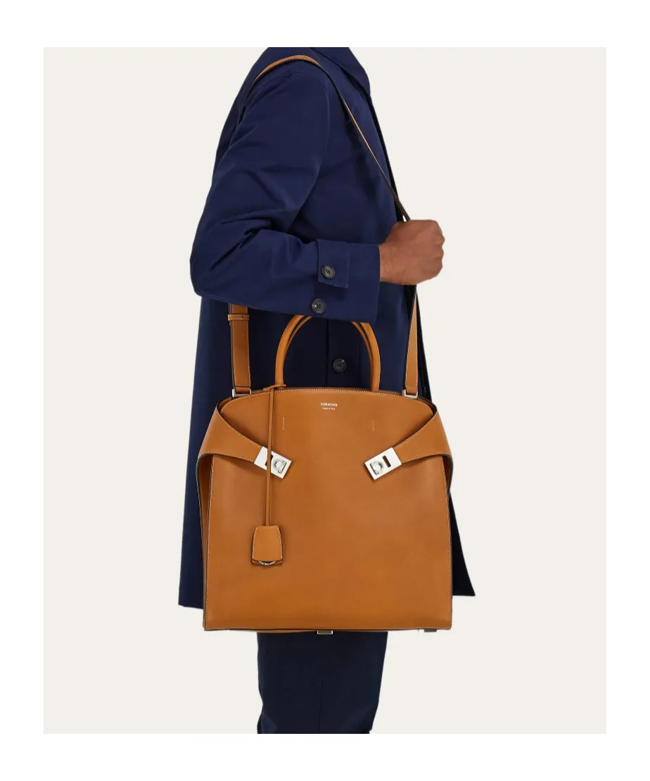 Hug Tote Bag