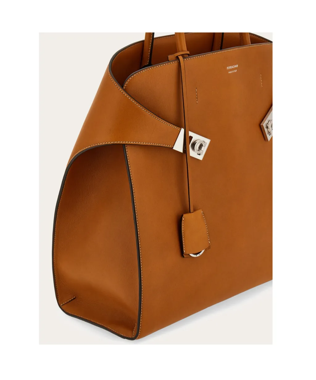 Hug Tote Bag