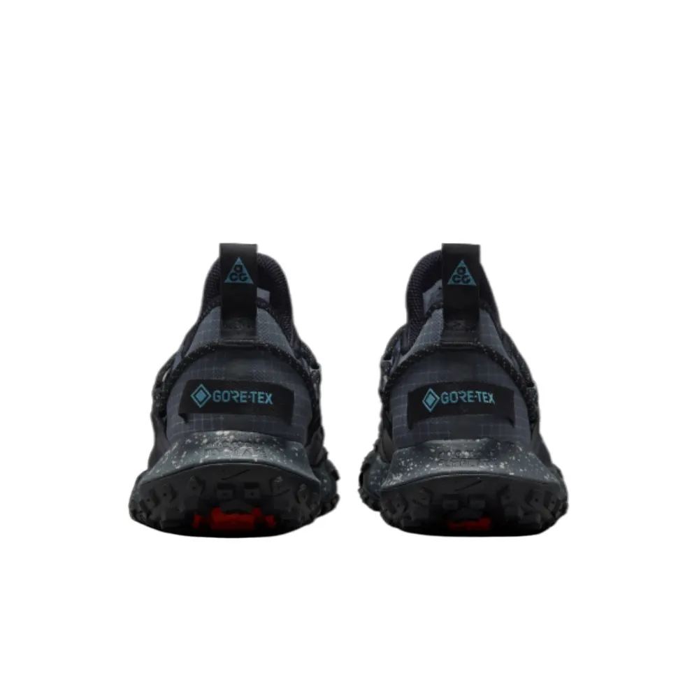 Acg Mountain Fly Low-Top Sneakers